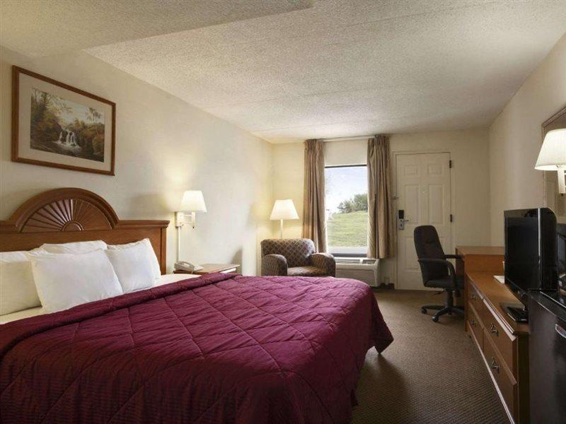 Days Inn By Wyndham Фармвилл Экстерьер фото