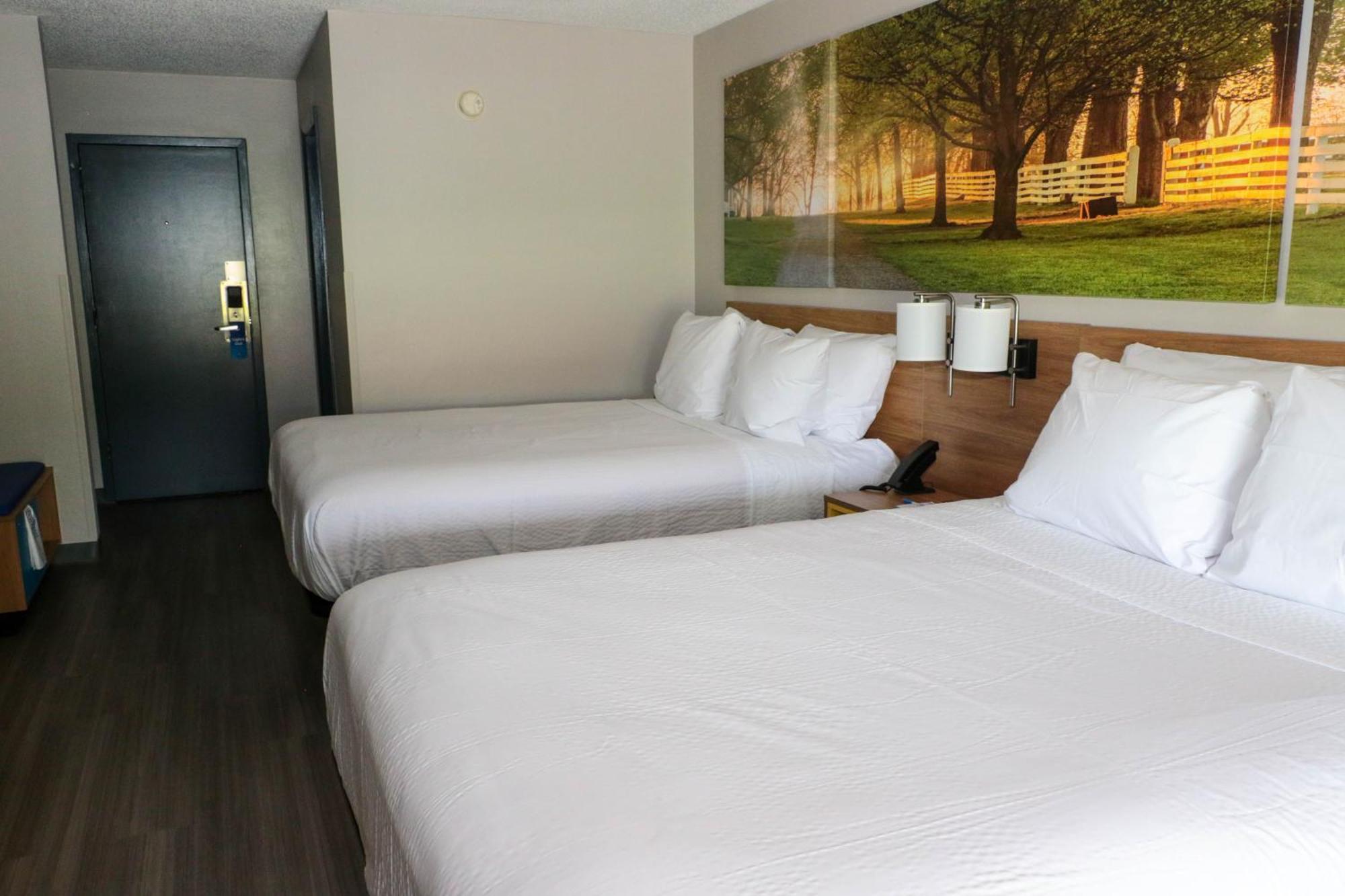 Days Inn By Wyndham Фармвилл Экстерьер фото