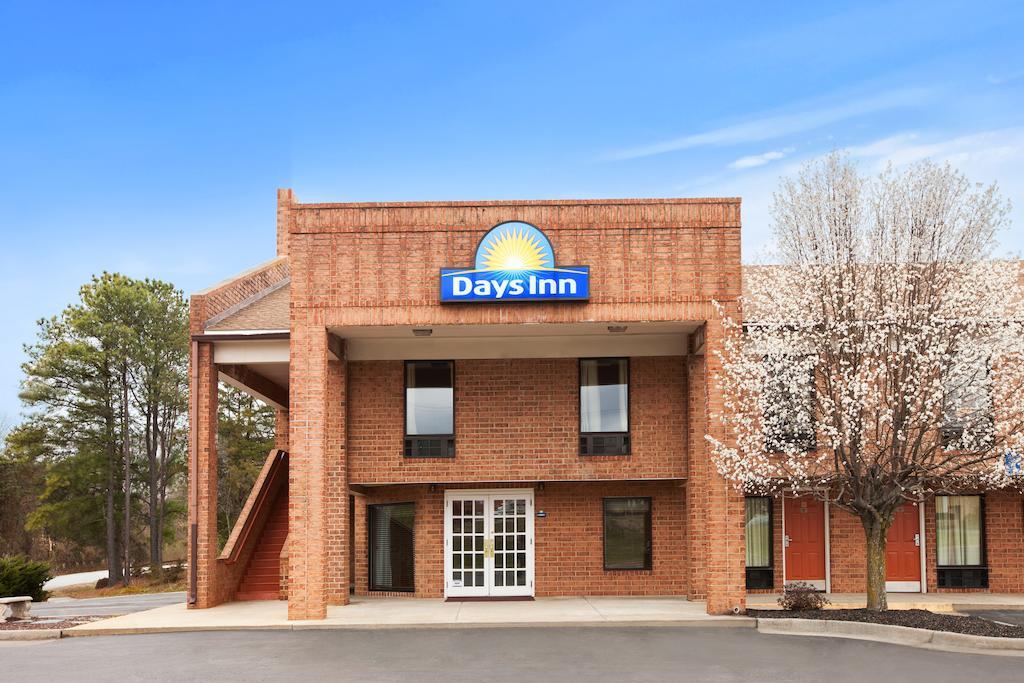 Days Inn By Wyndham Фармвилл Экстерьер фото